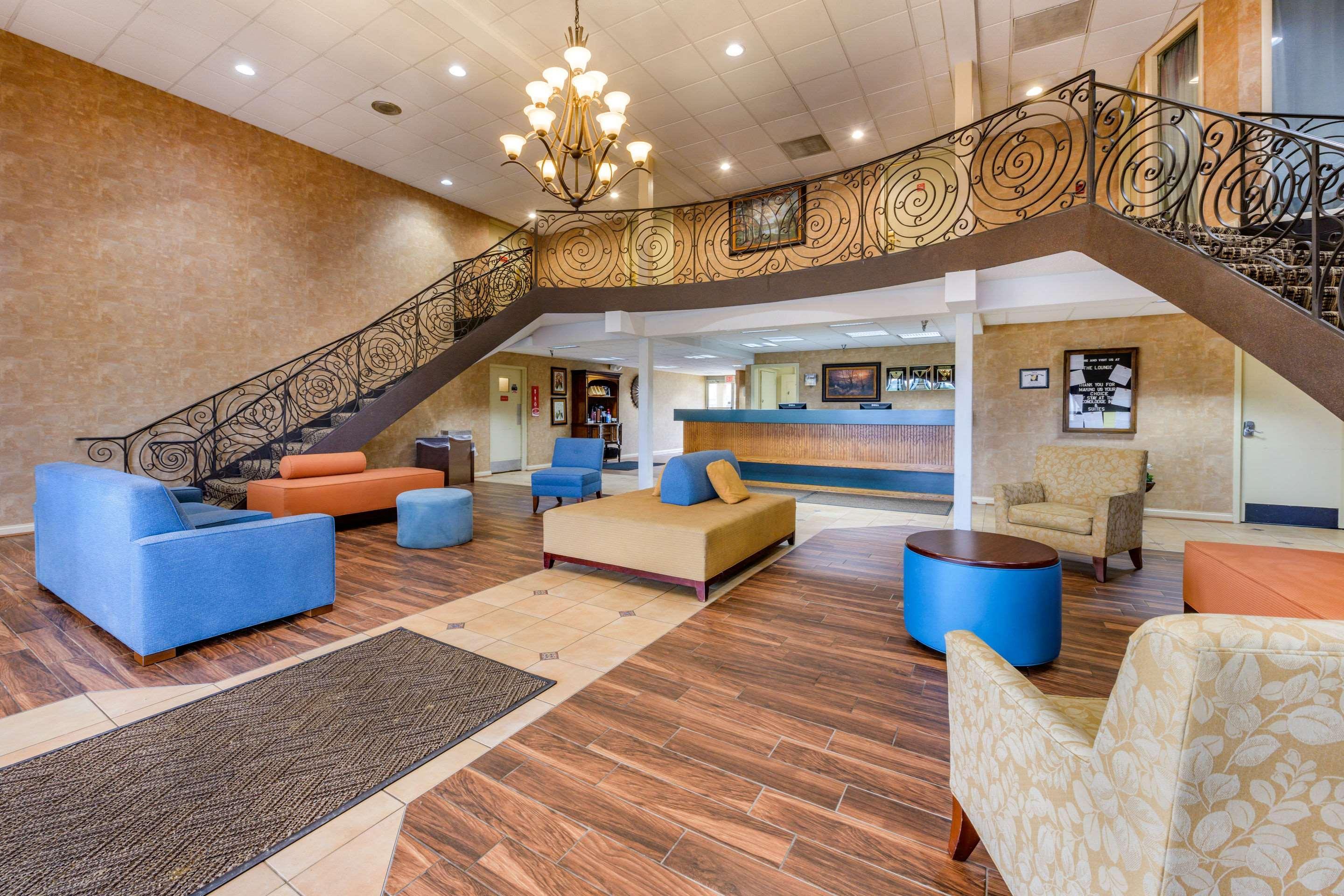 Econo Lodge Inn&Suites Triadelphia Esterno foto