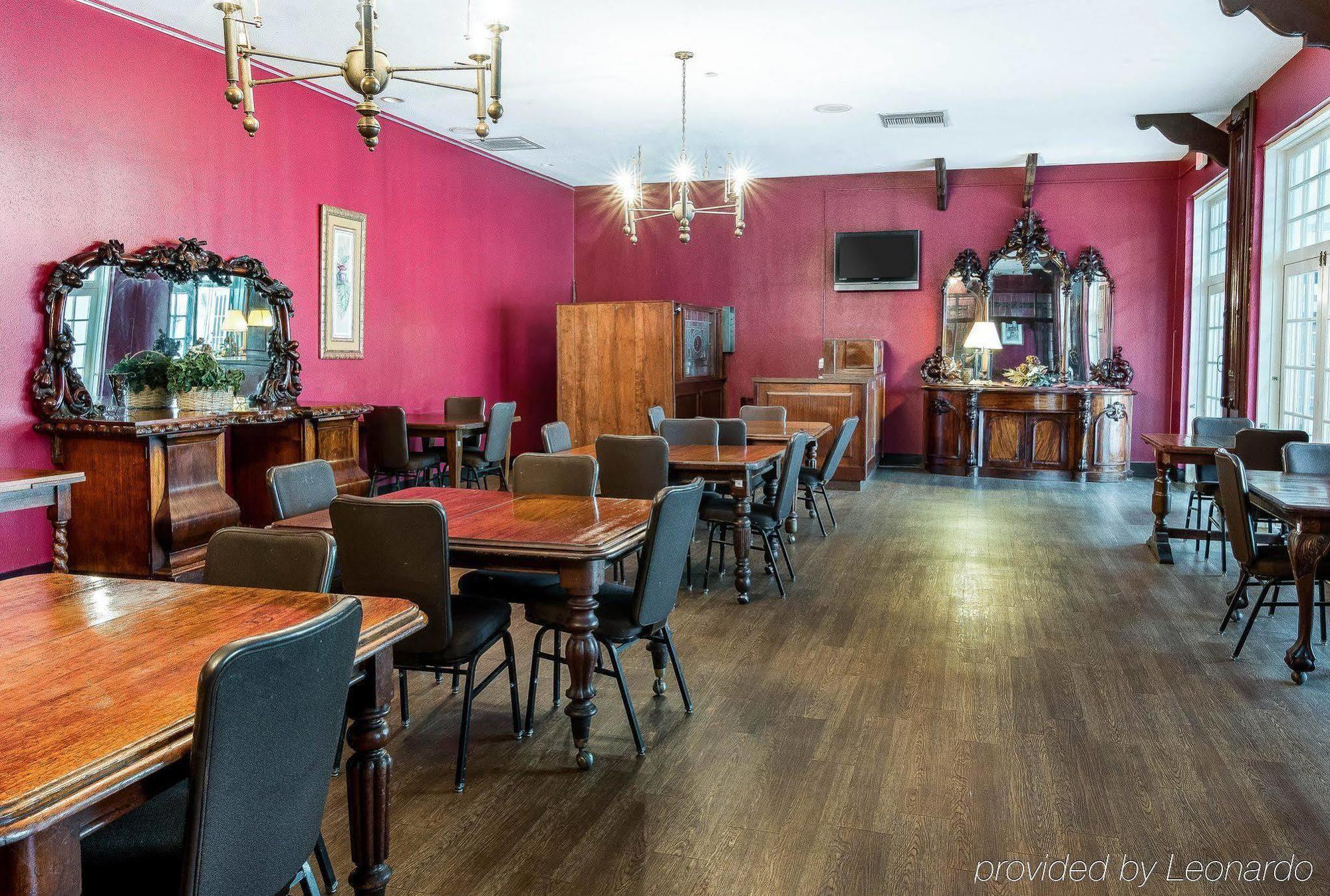 Econo Lodge Inn&Suites Triadelphia Esterno foto