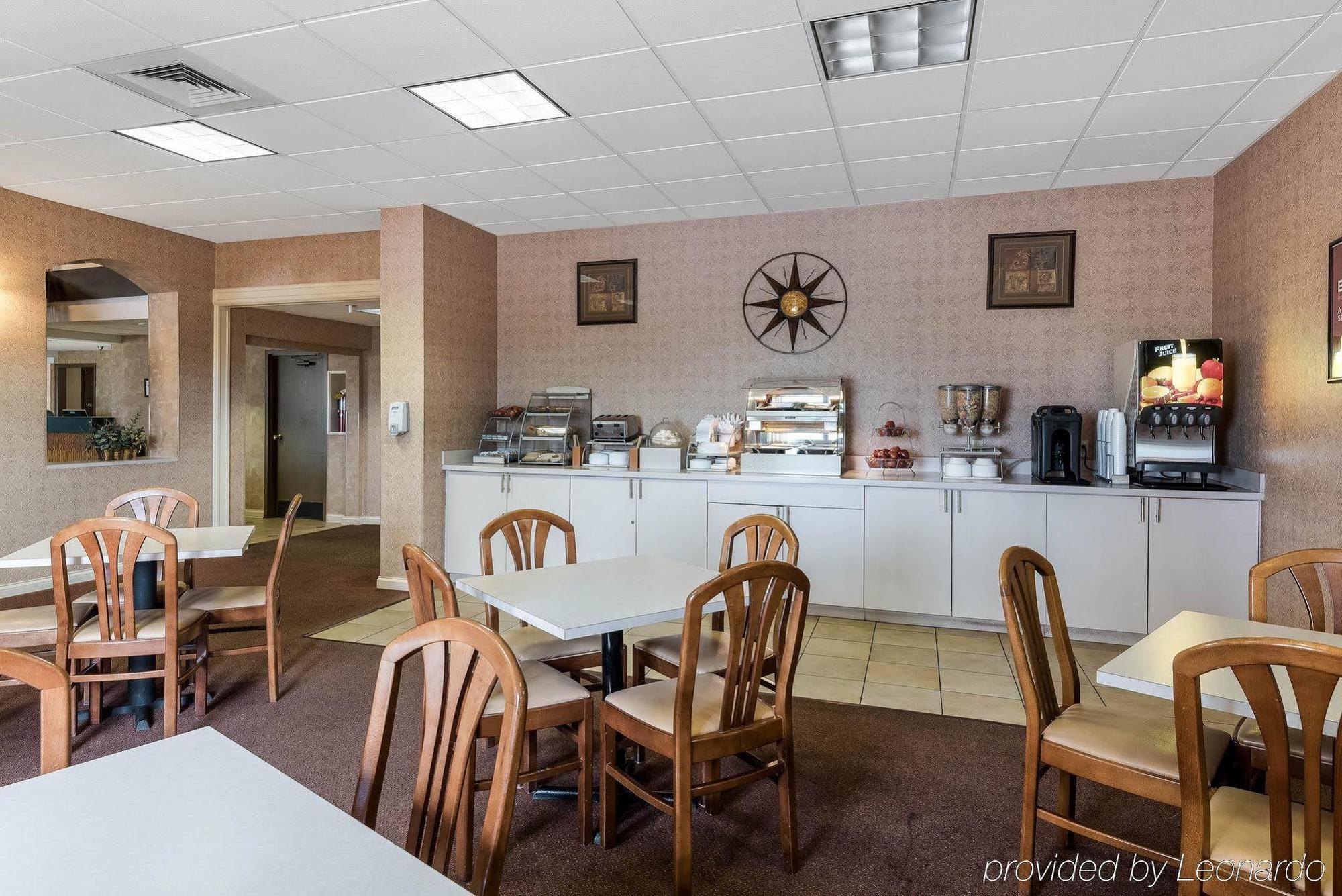 Econo Lodge Inn&Suites Triadelphia Esterno foto