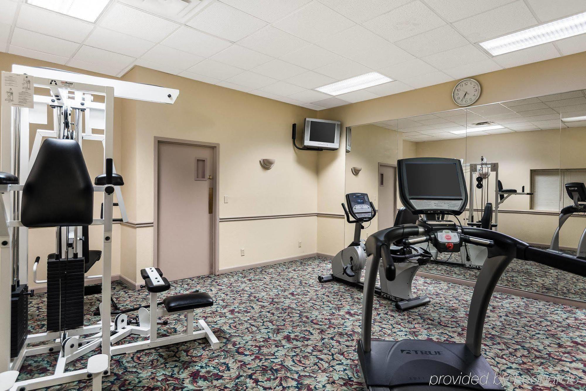 Econo Lodge Inn&Suites Triadelphia Esterno foto