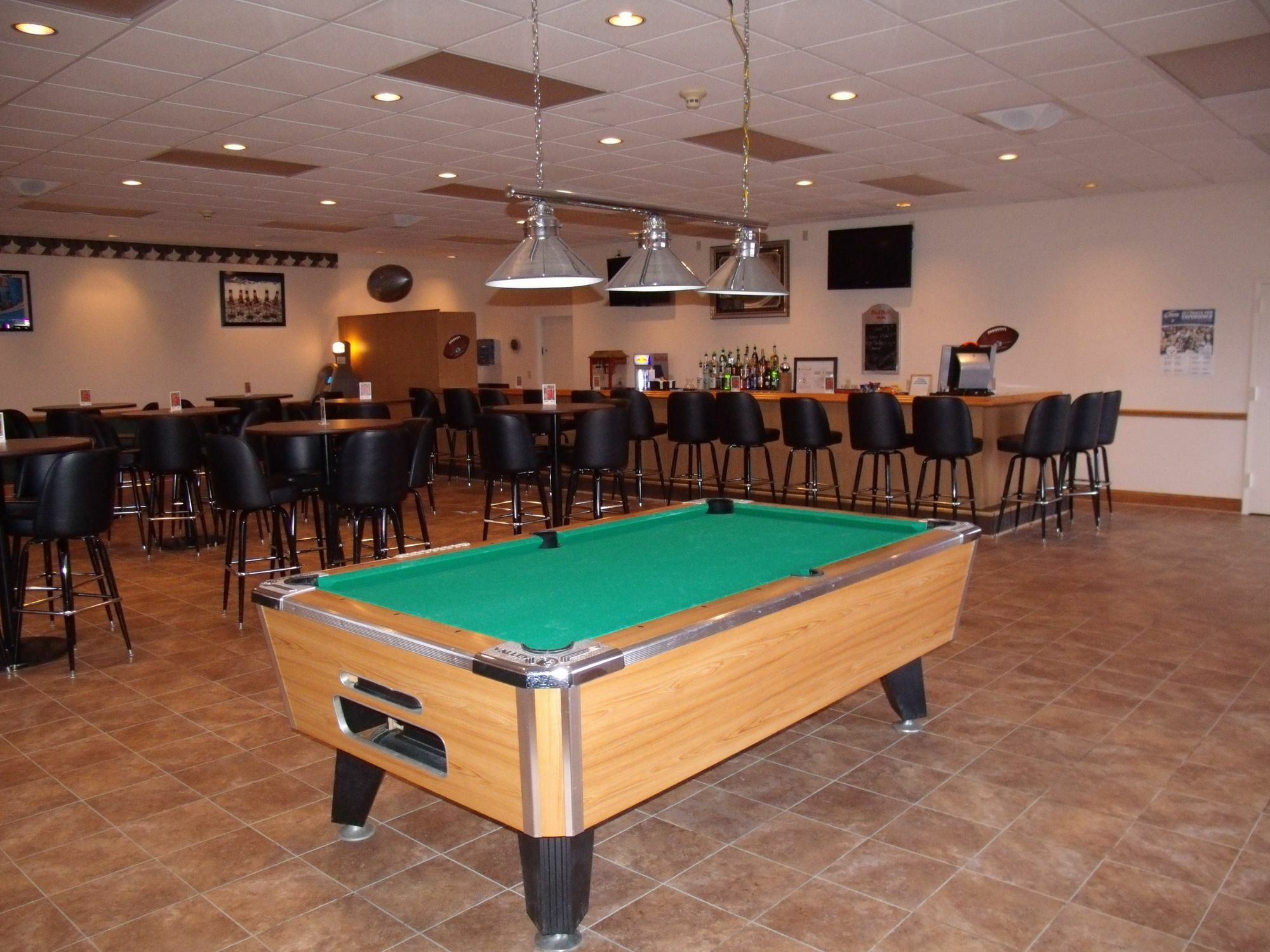 Econo Lodge Inn&Suites Triadelphia Esterno foto