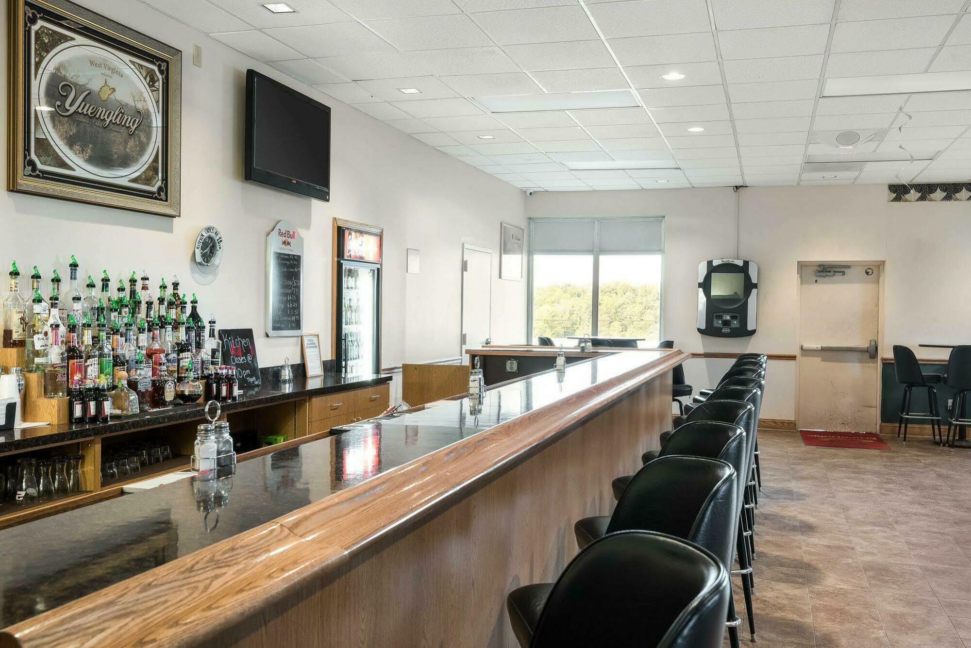 Econo Lodge Inn&Suites Triadelphia Esterno foto